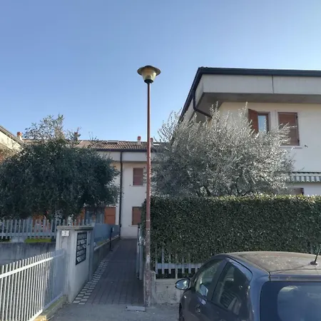 Apartment Cadelvolto Carrista7 Leo *